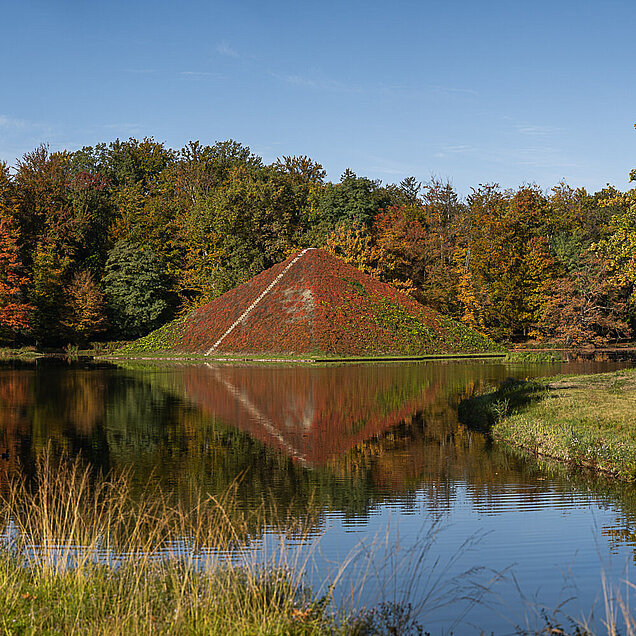 Wahrzeichen Pyramide auf Wasser Cottbus AIP
