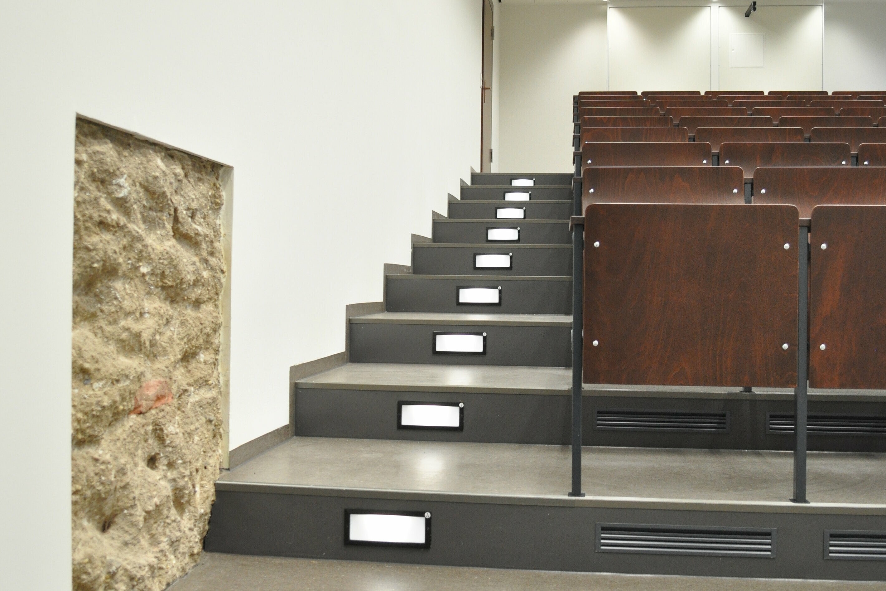 Hörsaal am Standort Görlitz von der Hochschule Zittau/Görlitz als Projekt des Architekturbüros AIP aus der Lausitz