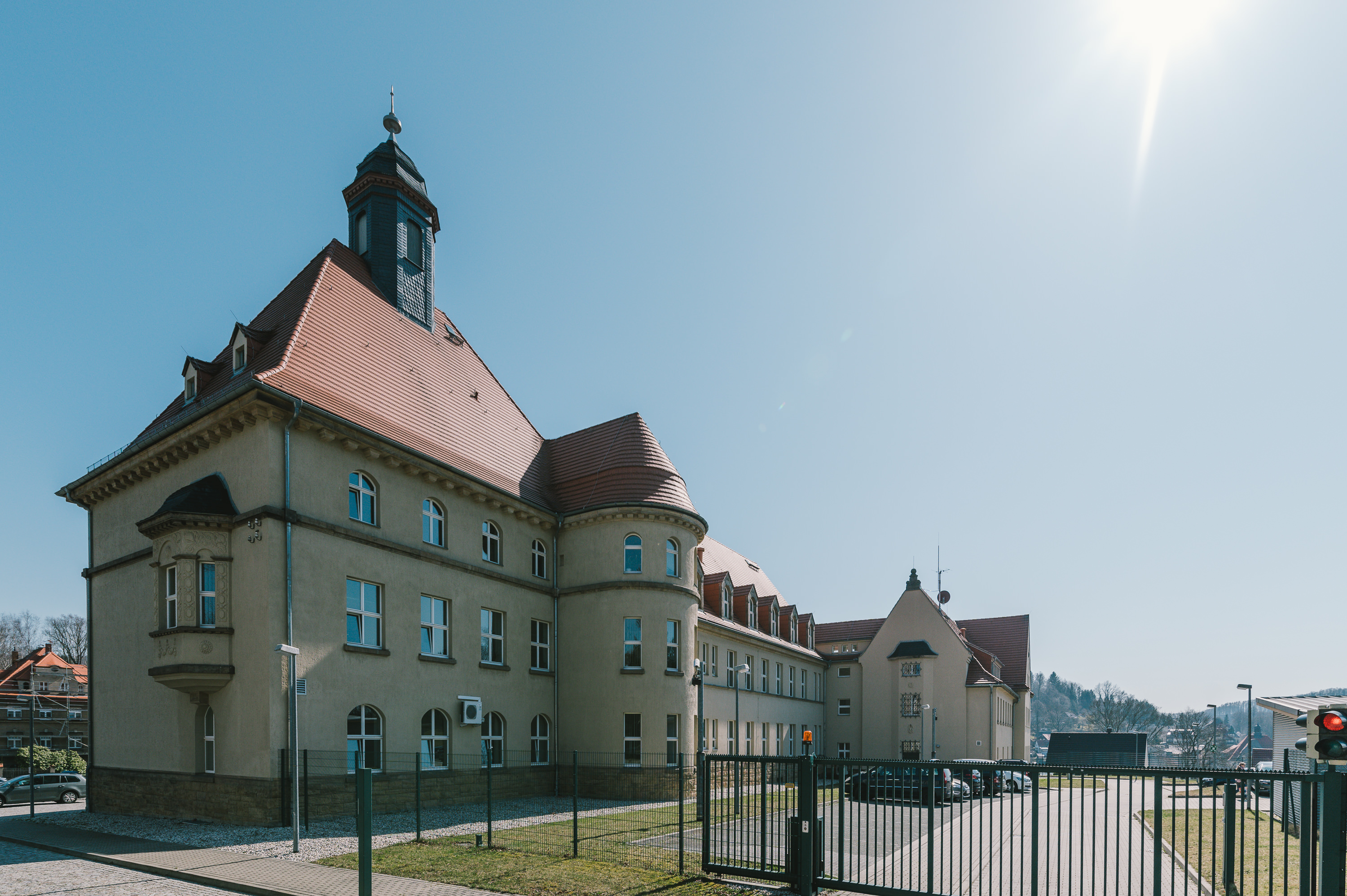 Rückseite Polizeirevier Sebnitz als Projekt des Architekturbüros AIP Görlitz aus der Lausitz